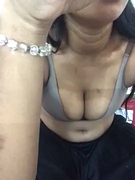 Snapshot of Lalmaya chatting on 11-04-25, 06:07 Lalmaya online show from 11-04-25, 06:07