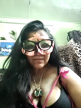 LOVE  RANI online show from 04-15-26, 07:15