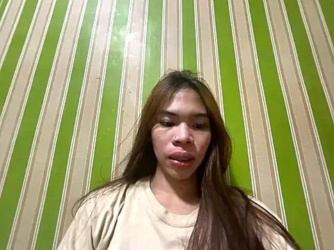 Snapshot of kierra_fox chatting on 12-05-25, 02:14 kierra fox online show from 12-05-25, 02:14