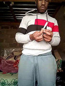 Snapshot of thickmeat47 chatting on 11-27-25, 05:09 thickmeat47 online show from 11-27-25, 05:09