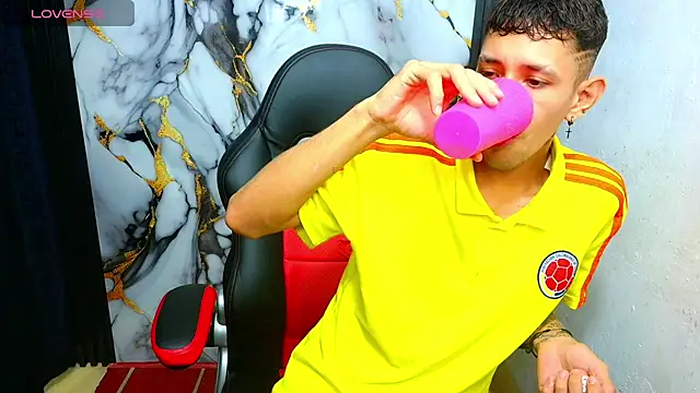 The latin boy online show from 01-10-26, 03:19