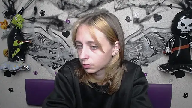 TracyLll online show from 10-29-25, 02:41