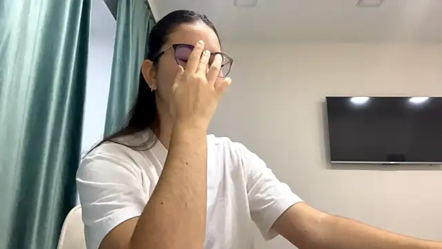 Snapshot of Allisgree chatting on 11-12-25, 06:14 Allisgree online show from 11-12-25, 06:14