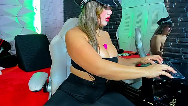 ChanellBrad online show from 12-18-25, 01:50