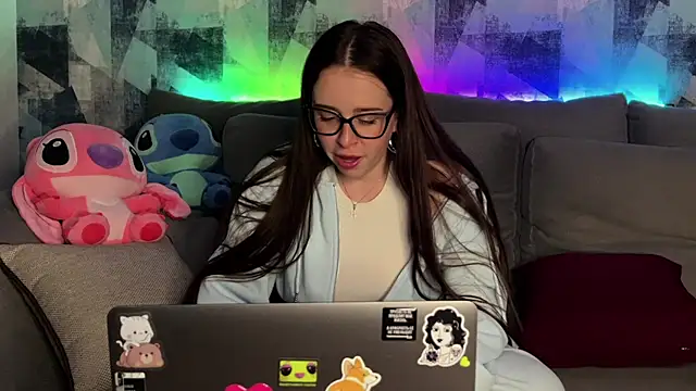 Snapshot of OhNicolle chatting on 11-08-25, 09:35 OhNicolle online show from 11-08-25, 09:35