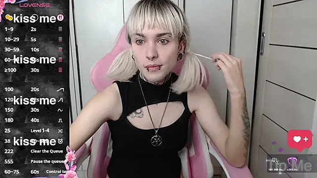 Snapshot of ElixabetANG chatting on 11-10-25, 11:26 ElixabetANG online show from 11-10-25, 11:26