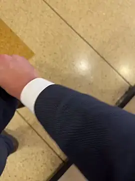 Snapshot of LeoBlaze13 chatting on 10-30-25, 08:20 LeoBlaze13 online show from 10-30-25, 08:20