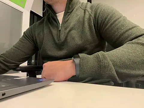 Snapshot of LeoBlaze13 chatting on 11-06-25, 12:33 LeoBlaze13 online show from 11-06-25, 12:33