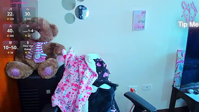 Emma boo online show from 03-12-26, 05:19