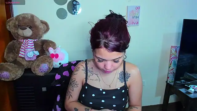 Emma boo online show from 04-15-26, 07:58