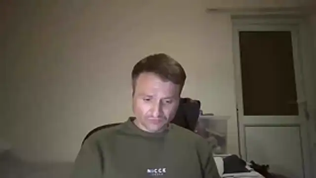 Snapshot of Caliguy36 chatting on 06-05-26, 01:34 Caliguy36 online show from 06-05-26, 01:34