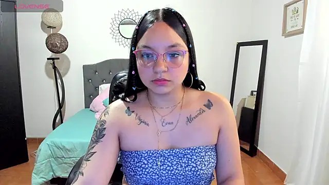 Snapshot of _anne_hot21 chatting on 11-15-25, 01:29 anne hot21 online show from 11-15-25, 01:29