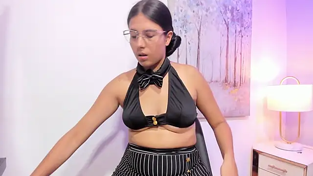 Snapshot of DanniaKross_1 chatting on 11-05-25, 07:36 DanniaKross 1 online show from 11-05-25, 07:36