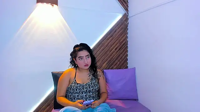 Snapshot of Fkn_dream18 chatting on 06-08-26, 01:50 Fkn dream18 online show from 06-08-26, 01:50