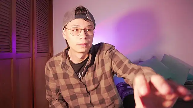 estmonnn online show from 05-13-26, 01:03