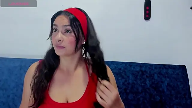 Isa-Giraldo online show from 04-17-26, 01:25