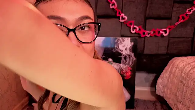 Im-Lola online show from 02-16-26, 08:38