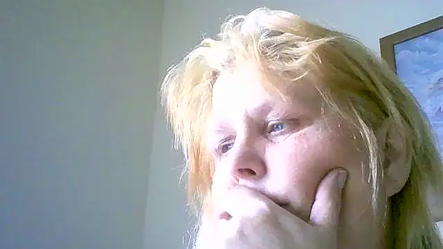 Sylviastar46 online show from 11-18-25, 09:47