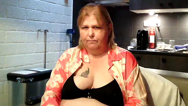 Sylviastar46 online show from 05-06-26, 04:34