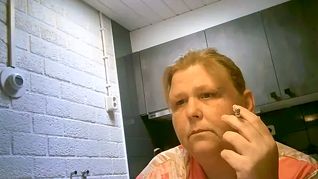 Sylviastar46 online show from 05-11-26, 04:15
