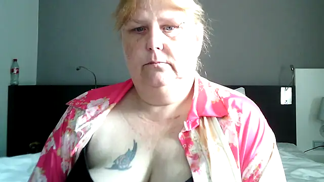Sylviastar46 online show from 05-16-26, 07:38