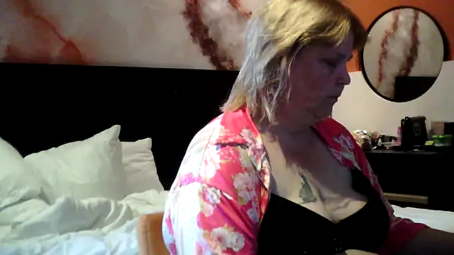 Sylviastar46 online show from 05-17-26, 03:08