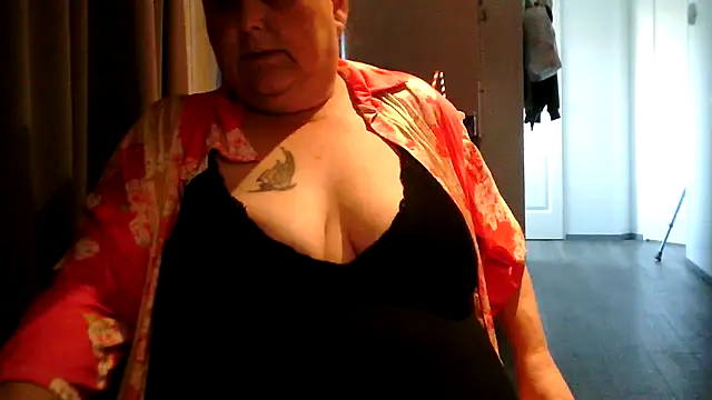 Sylviastar46 online show from 06-04-26, 06:36