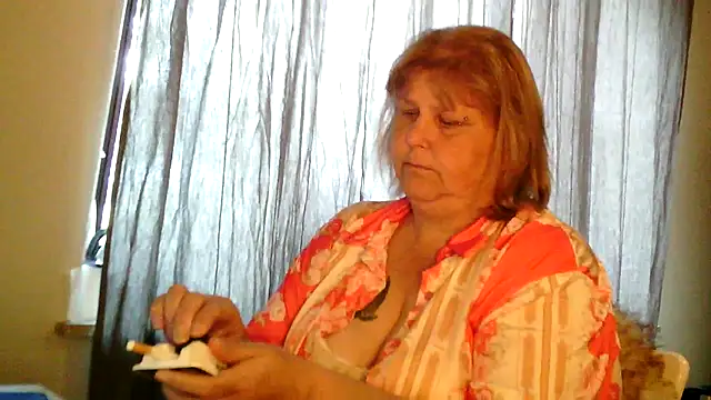Sylviastar46 online show from 06-12-26, 07:51