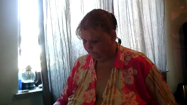 Sylviastar46 online show from 06-25-26, 07:35