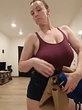 Karebearz1 online show from 05-11-26, 02:17