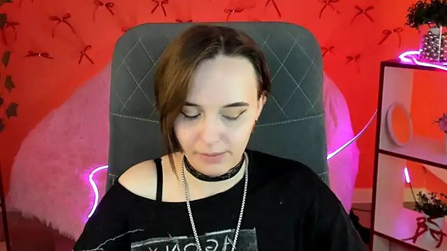 Snapshot of IreneBailey chatting on 11-12-25, 09:10 IreneBailey online show from 11-12-25, 09:10