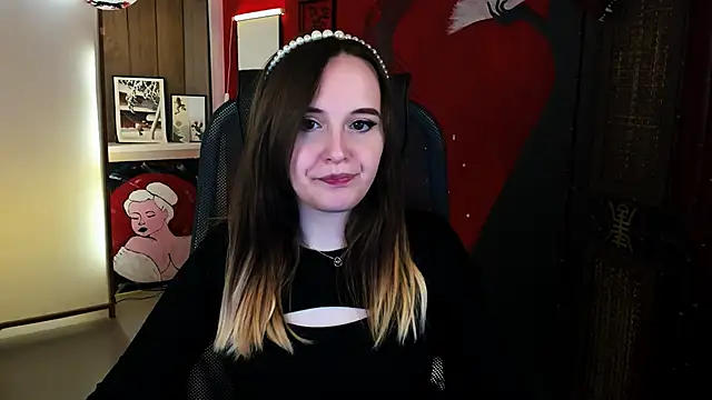 Snapshot of IreneBailey chatting on 12-02-25, 01:17 IreneBailey online show from 12-02-25, 01:17