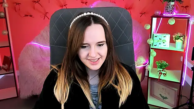 Snapshot of IreneBailey chatting on 12-03-25, 09:18 IreneBailey online show from 12-03-25, 09:18