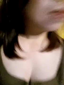 Snapshot of julybe chatting on 04-26-26, 03:26 julybe online show from 04-26-26, 03:26