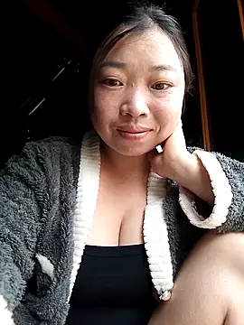 Snapshot of julybe chatting on 04-29-26, 04:27 julybe online show from 04-29-26, 04:27