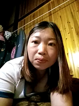 Snapshot of julybe chatting on 05-03-26, 02:34 julybe online show from 05-03-26, 02:34
