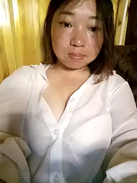Snapshot of julybe chatting on 05-17-26, 02:46 julybe online show from 05-17-26, 02:46