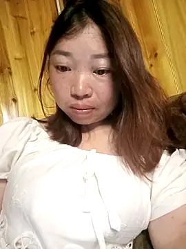 Snapshot of julybe chatting on 05-18-26, 03:29 julybe online show from 05-18-26, 03:29