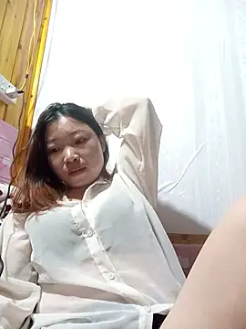 Snapshot of julybe chatting on 06-05-26, 03:18 julybe online show from 06-05-26, 03:18