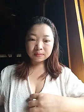 Snapshot of julybe chatting on 07-16-26, 07:14 julybe online show from 07-16-26, 07:14