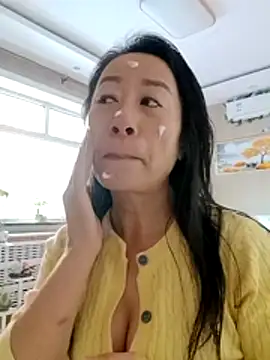 Snapshot of aniani11 chatting on 11-19-25, 06:02 aniani11 online show from 11-19-25, 06:02