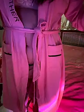 Snapshot of aniani11 chatting on 11-28-25, 04:31 aniani11 online show from 11-28-25, 04:31