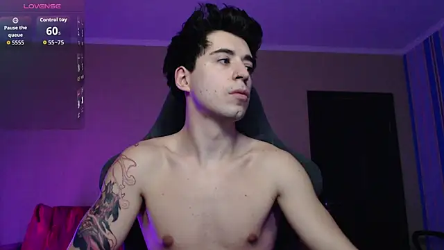 Snapshot of Yofukashii chatting on 12-18-25, 12:06 Yofukashii online show from 12-18-25, 12:06