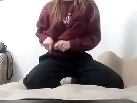 Snapshot of Zizi_Zuzu chatting on 11-02-25, 07:16 Zizi Zuzu online show from 11-02-25, 07:16