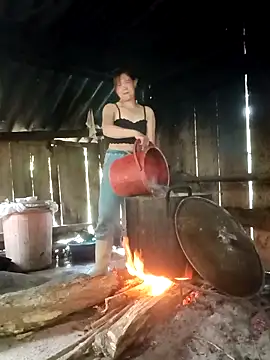 Snapshot of -Lana-123 chatting on 11-16-25, 01:44 -Lana-123 online show from 11-16-25, 01:44