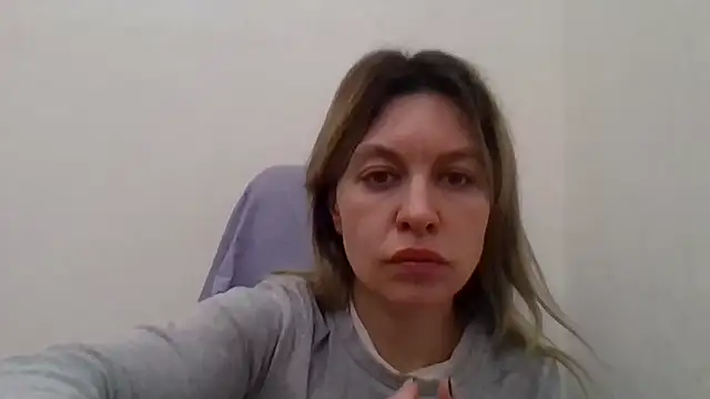 Snapshot of Little_Milf_5 chatting on 11-13-25, 07:24 Little Milf 5 online show from 11-13-25, 07:24