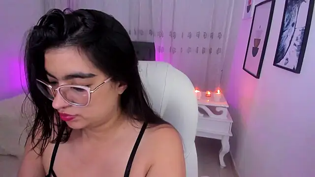 Luna Jonnes1 online show from 01-11-26, 11:15