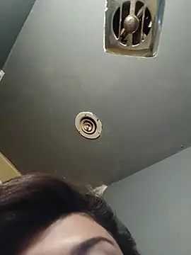 MZThang2Kute online show from 11-26-25, 04:41