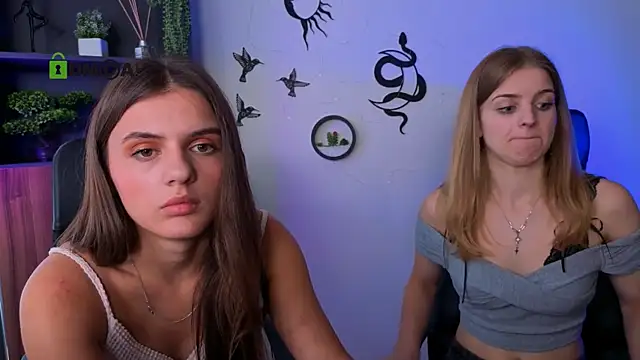 lisa dark  online show from 07-28-26, 02:13