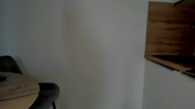 Snapshot of Elle_Milfa chatting on 06-04-26, 10:54 Elle Milfa online show from 06-04-26, 10:54